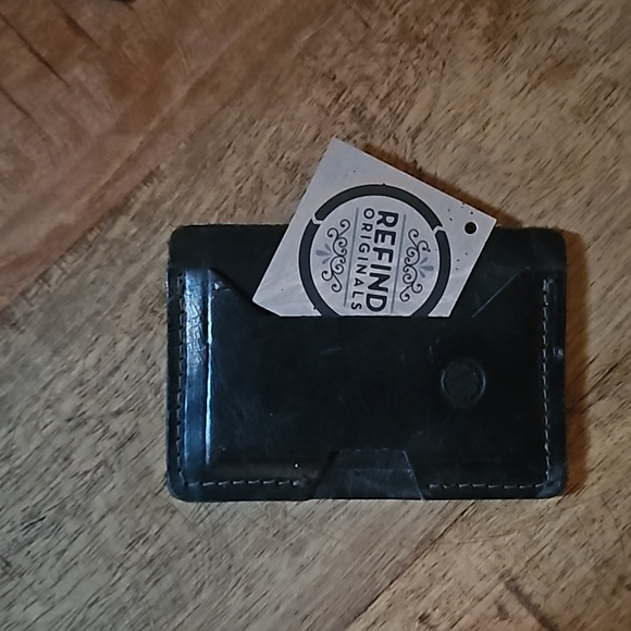 New never used refind card case wallet - Picture 2 of 4